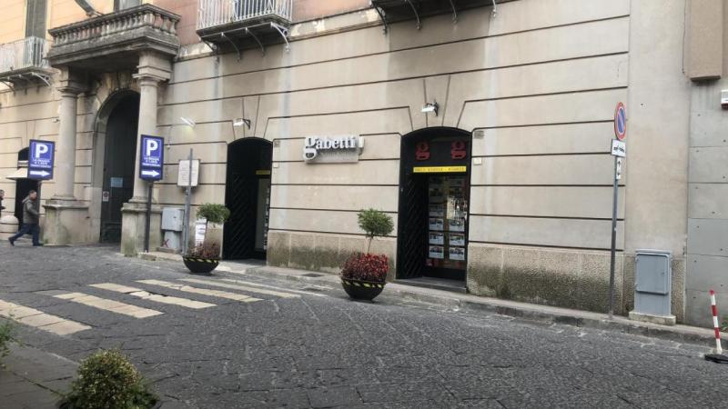 Locale Commerciale In Vendita CASERTA Piazza Vanvitelli