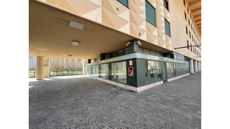 negozio in vendita bergamo via palma il vecchio
